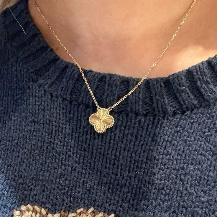CLOVER | ZLATÝ NÁHRDELNÍK