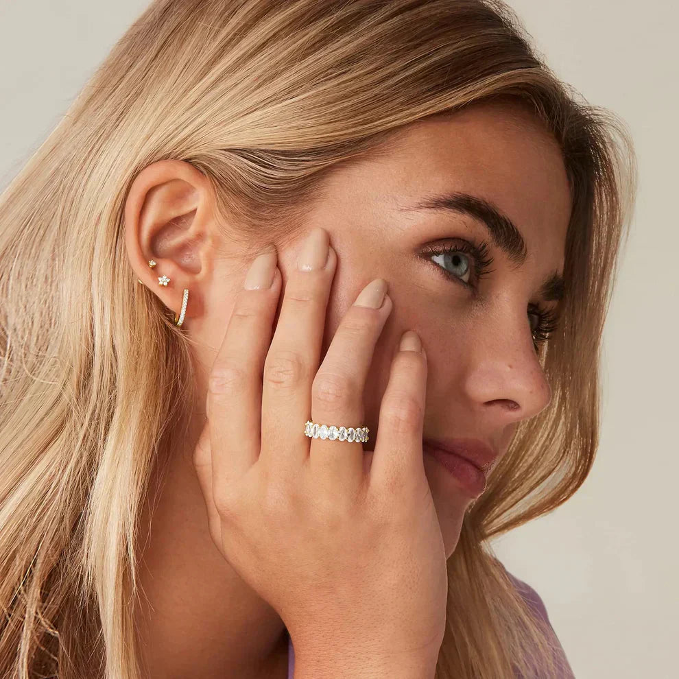Zlatý prsten Antoinette s diamantovým simulantem