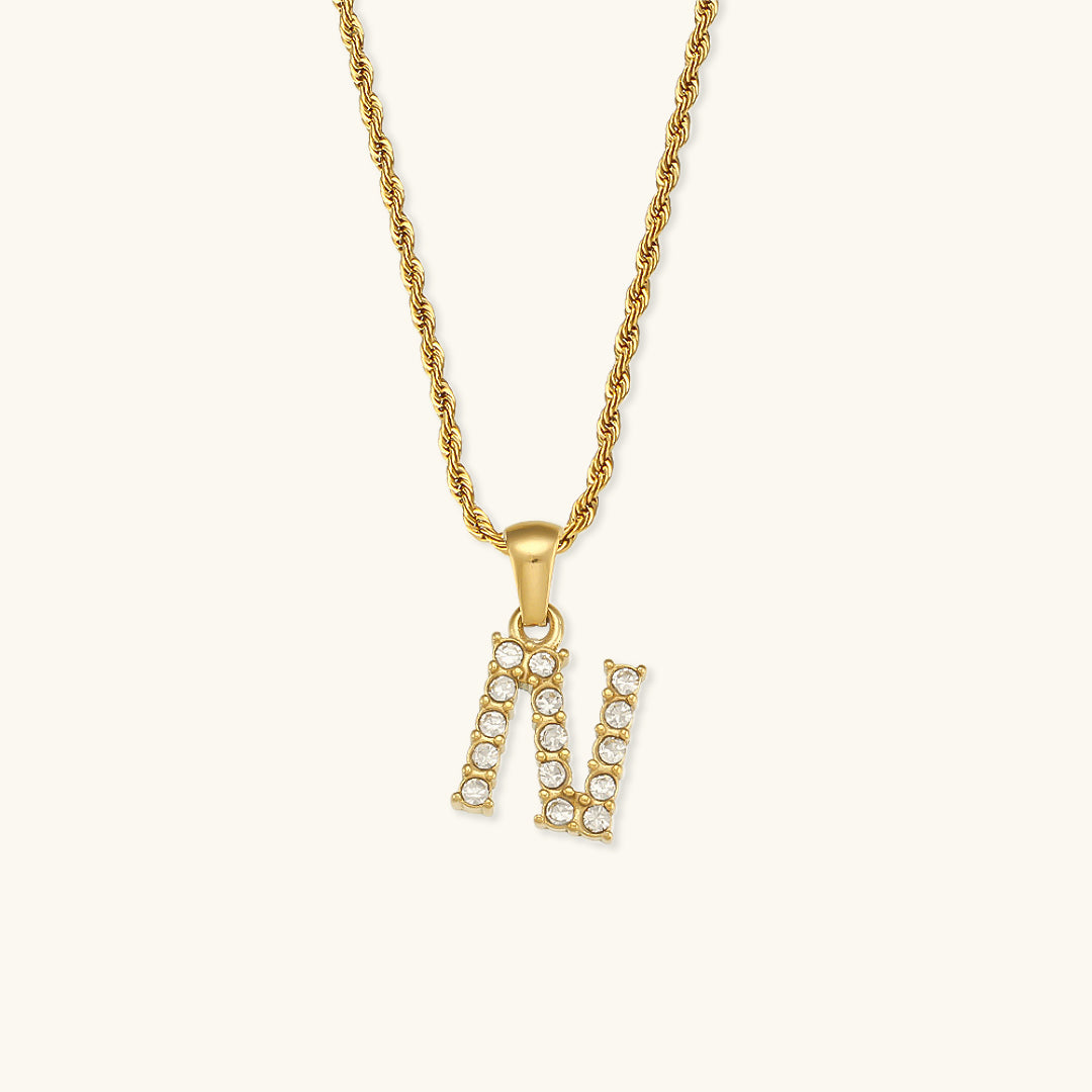 Maeve Přívěsek s Diamantovým Písmem